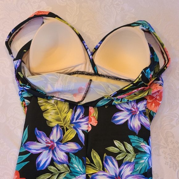 Ruby Ribbon Figi Swimsuit #1602 - Picture 7 of 10